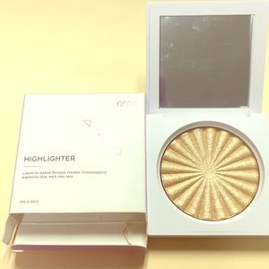 BNIB OFRA Highlighter